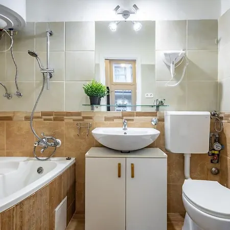 Ultra Away From Apartman *