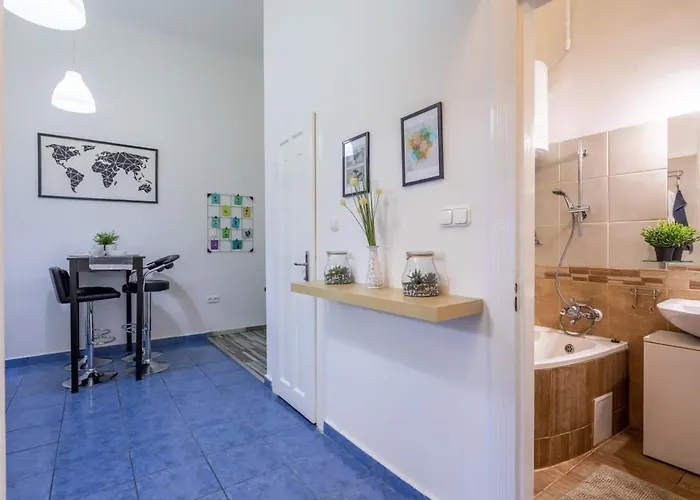 Apartment Ultra Away From