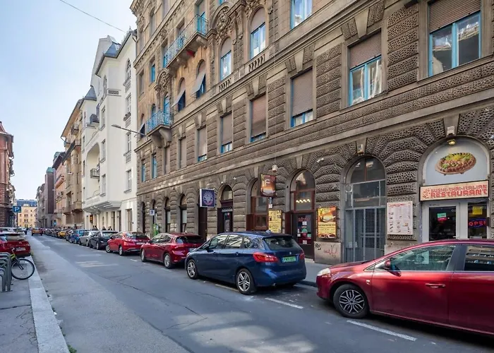 Apartment Ultra Away From